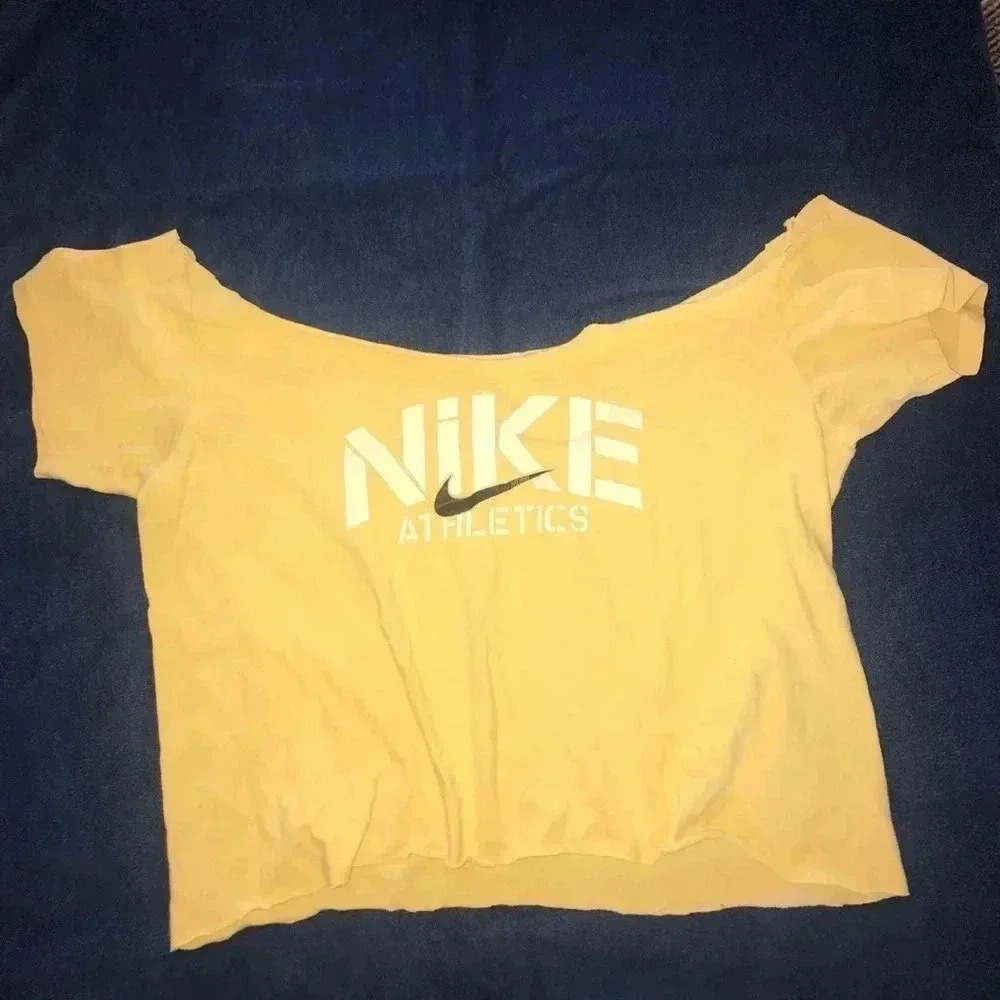 🟡Nike Cropped Tshirt